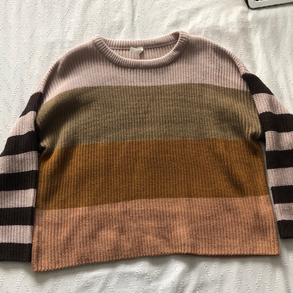 Crew neck striped sweater